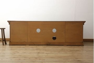 中古　イタリア家具　大振り　高級　気品ある佇まいが美しいテレビ台(定価約45万円)(ローボード、サイドボード、リビングボード)(R-058965)