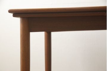 デンマークヴィンテージ　美品　チーク材　ナチュラルテイストの空間づくりにおすすめ!シンプルなデザインのダイニングテーブル(4人掛け、6人掛け、ビンテージ)(R-058970)