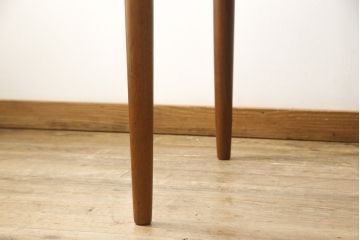 デンマークヴィンテージ　美品　チーク材　ナチュラルテイストの空間づくりにおすすめ!シンプルなデザインのダイニングテーブル(4人掛け、6人掛け、ビンテージ)(R-058970)