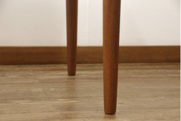 デンマークヴィンテージ　美品　チーク材　ナチュラルテイストの空間づくりにおすすめ!シンプルなデザインのダイニングテーブル(4人掛け、6人掛け、ビンテージ)(R-058970)