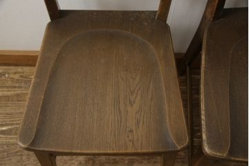 中古　永田良介商店　神戸洋家具　落ち着きのあるシックな佇まいが魅力のラダー型食堂椅子2脚セット(ダイニングチェア、ラダーバックチェア、ワークチェア、椅子、板座チェア)(R-058975)