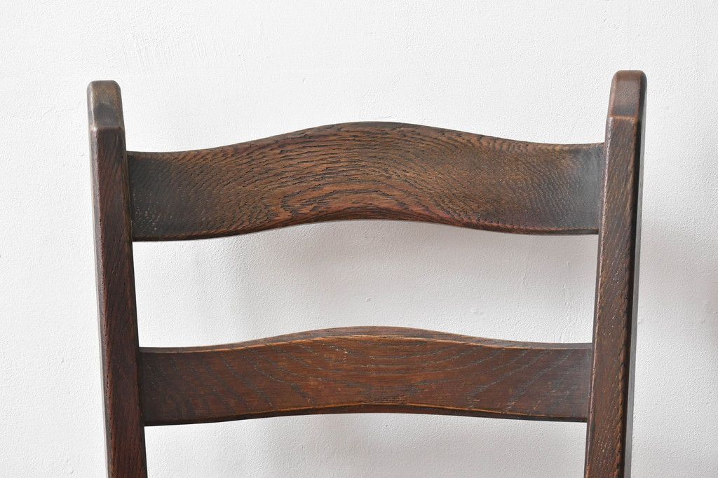 中古 永田良介商店 神戸洋家具 落ち着きのあるシックな佇まいが魅力のラダー型食堂椅子2脚セット(ダイニングチェア、ラダーバックチェア、ワークチェア、椅子、板座チェア)(R-058975)