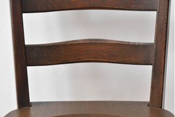 中古 永田良介商店 神戸洋家具 落ち着きのあるシックな佇まいが魅力のラダー型食堂椅子2脚セット(ダイニングチェア、ラダーバックチェア、ワークチェア、椅子、板座チェア)(R-058975)