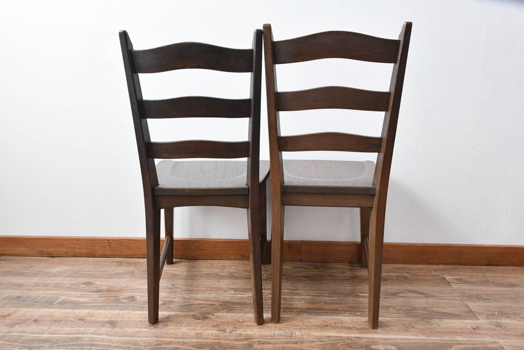 中古 永田良介商店 神戸洋家具 落ち着きのあるシックな佇まいが魅力のラダー型食堂椅子2脚セット(ダイニングチェア、ラダーバックチェア、ワークチェア、椅子、板座チェア)(R-058975)