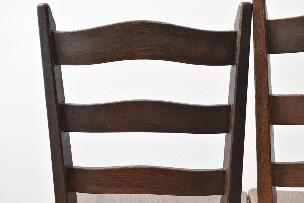 中古 永田良介商店 神戸洋家具 落ち着きのあるシックな佇まいが魅力のラダー型食堂椅子2脚セット(ダイニングチェア、ラダーバックチェア、ワークチェア、椅子、板座チェア)(R-058975)