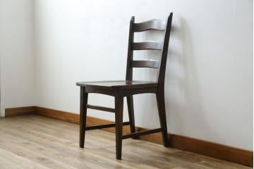 中古　永田良介商店　神戸洋家具　落ち着きのあるシックな佇まいが魅力のラダー型食堂椅子　(R-058975)