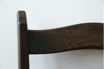 中古　永田良介商店　神戸洋家具　落ち着きのあるシックな佇まいが魅力のラダー型食堂椅子　(R-058975)