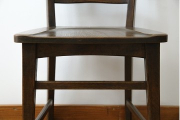 中古　永田良介商店　神戸洋家具　落ち着きのあるシックな佇まいが魅力のラダー型食堂椅子　(R-058975)