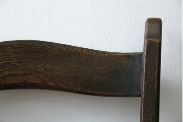 中古　永田良介商店　神戸洋家具　落ち着きのあるシックな佇まいが魅力のラダー型食堂椅子　(R-058975)