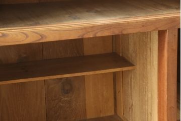 アンティーク家具　大正昭和初期　前面ケヤキ材　経年による風合いが魅力的な収納箪笥(関東水屋箪笥、サイドキャビネット、収納棚、戸棚、茶箪笥)(R-058977)