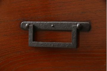 和製アンティーク　総欅(ケヤキ)材・中桐　酒田(庄内)　金具はシンプルながら凝った作りが伺える衣装箪笥(時代箪笥、和タンス、引き出し)(R-058980)