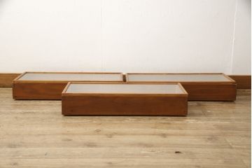 アンティーク雑貨　レトロな雰囲気を醸し出す木製ショーケース(ガラスケース、コレクションケース、収納箱、店舗什器)(R-058988)