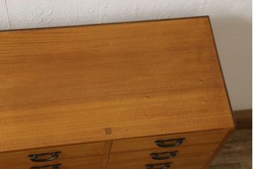 中古　美品　国産手造り家具　三方檜(ヒノキ)材　引き出し27杯　雑多な小物類の収納に! シンプルなチェスト(ドロワー、小物収納、薬タンス)(R-058989)
