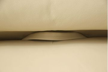 中古　美品　ロルフベンツ(ROLF BENZ)　本革レザー　シンプルモダンな2.5人掛けソファ(定価約150万円)(2人掛け、3人掛け)(R-058991)