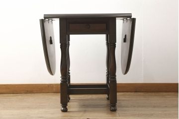 中古　北海道民芸家具　希少な絶版品　引き出し付きで使い勝手の良い上品なバタフライテーブル(ダイニングテーブル、エクステンションテーブル)(R-059000)
