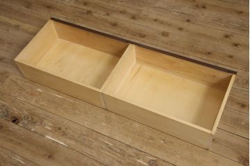 中古　北海道民芸家具　和洋どちらのお部屋にも馴染むブックケース(本箱、書棚、収納棚、キャビネット、飾り棚)(R-059008)