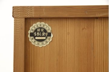 中古　屋久杉　明るい色合いの木肌に黒い金具が映える小箪笥(収納箪笥、整理タンス、サイドチェスト、引き出し)(R-059009)