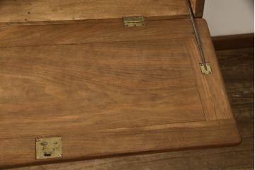 中古　民芸家具　アジア　シャームウッド　総彫り仕上げ　細やかな彫刻が目を引くライティングビューロー(ワークデスク、在宅ワーク用、簿記机、チェスト)(R-059011)