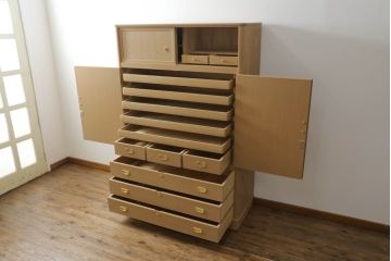 中古　広島・府中家具　松創(MATSUSO)　木匠・多々納邦男　銅丸　しっとりとした気品を漂わせる総桐着物箪笥　定価約200万円　(R-059012)