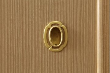 中古　広島・府中家具　松創(MATSUSO)　木匠・多々納邦男　銅丸　しっとりとした気品を漂わせる総桐着物箪笥　定価約200万円　(R-059012)