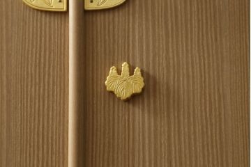 中古　広島・府中家具　松創(MATSUSO)　木匠・多々納邦男　銅丸　しっとりとした気品を漂わせる総桐着物箪笥　定価約200万円　(R-059012)