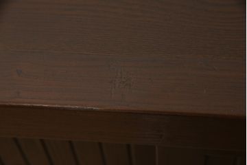 ビンテージ家具　和製ヴィンテージ　総無垢材　ニレ材　重厚感と和の趣あふれる佇まいが魅力の水屋箪笥(収納棚、戸棚、サイドキャビネット、食器棚)(R-059017)