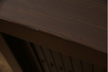 ビンテージ家具　和製ヴィンテージ　総無垢材　ニレ材　重厚感と和の趣あふれる佇まいが魅力の水屋箪笥(収納棚、戸棚、サイドキャビネット、食器棚)(R-059017)
