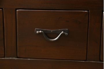 ビンテージ家具　和製ヴィンテージ　総無垢材　ニレ材　重厚感と和の趣あふれる佇まいが魅力の水屋箪笥(収納棚、戸棚、サイドキャビネット、食器棚)(R-059018)