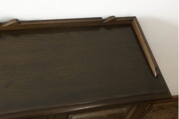 中古　神戸洋家具　永田良介商店　落ち着きのある佇まいが魅力的なサイドボード(サイドキャビネット、収納棚、戸棚、飾り棚、本箱、ブックケース)(R-059020)