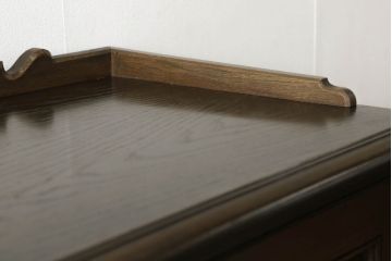 中古　神戸洋家具　永田良介商店　落ち着きのある佇まいが魅力的なサイドボード(サイドキャビネット、収納棚、戸棚、飾り棚、本箱、ブックケース)(R-059020)
