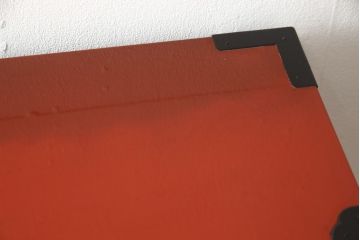 和製ビンテージ　美品　漆塗り　朱塗り　中桐　黒い金具とのコントラストが鮮明な仙台箪笥(定価約100万円)(引き出し、収納箪笥、和箪笥、整理タンス、チェスト、ヴィンテージ)(R-059023)