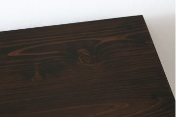 中古　北海道民芸家具　天板リメイク・ヒノキ天板　上品な佇まいが落ち着きのある雰囲気を高めるサイドボード(収納棚、戸棚、食器棚、サイドキャビネット)(R-059034)