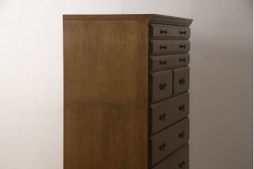 中古　美品　特注品　カリモク家具(karimoku)　domani(ドマーニ)　QUEENS　LIFE(クイーンズライフ)　上品でクラシカルな雰囲気が魅力のドロワーチェスト(引き出し、収納たんす、衣装タンス)(R-059038)