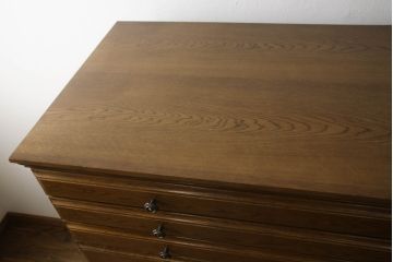 中古　美品　特注品　カリモク家具(karimoku)　domani(ドマーニ)　QUEENS　LIFE(クイーンズライフ)　上品でクラシカルな雰囲気が魅力のドロワーチェスト(引き出し、収納たんす、衣装タンス)(R-059038)