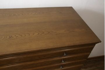 中古　美品　特注品　カリモク家具(karimoku)　domani(ドマーニ)　QUEENS　LIFE(クイーンズライフ)　上品でクラシカルな雰囲気が魅力のドロワーチェスト(引き出し、収納たんす、衣装タンス)(R-059038)