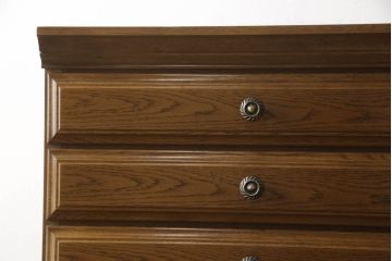 中古　美品　特注品　カリモク家具(karimoku)　domani(ドマーニ)　QUEENS　LIFE(クイーンズライフ)　上品でクラシカルな雰囲気が魅力のドロワーチェスト(引き出し、収納たんす、衣装タンス)(R-059038)