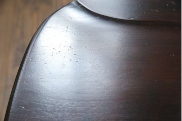 中古　美品　北海道民芸家具　クラシカルな雰囲気を醸し出すダイニングチェア2脚セット(椅子、板座チェア)(R-059046)