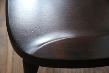 中古　美品　北海道民芸家具　クラシカルな雰囲気を醸し出すダイニングチェア2脚セット(椅子、板座チェア)(R-059046)