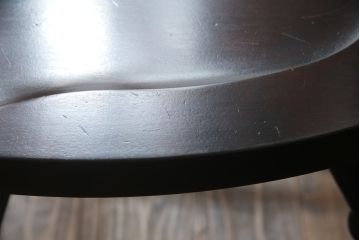 中古　美品　北海道民芸家具　クラシカルな雰囲気を醸し出すダイニングチェア2脚セット(椅子、板座チェア)(R-059046)