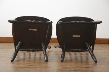 中古　美品　北海道民芸家具　クラシカルな雰囲気を醸し出すダイニングチェア2脚セット(椅子、板座チェア)(R-059046)