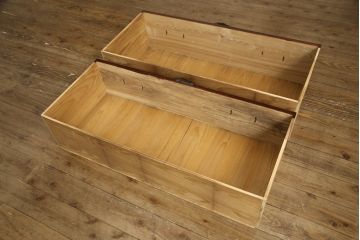 和製アンティーク　超美品　前面栗材　鶴と亀の金具が特徴的な二本松箪笥(重ね箪笥、和タンス、時代箪笥、衣装箪笥)(R-059053)