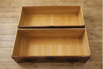 和製アンティーク　超美品　前面栗材　鶴と亀の金具が特徴的な二本松箪笥・上段(重ね箪笥、和タンス、時代箪笥、衣装箪笥)(R-059054)