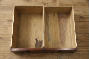 和製アンティーク　超美品　前面栗材　鶴と亀の金具が特徴的な二本松箪笥・下段(重ね箪笥、和タンス、時代箪笥、衣装箪笥)(R-059055)