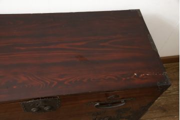 和製アンティーク　超美品　前面栗材　鶴と亀の金具が特徴的な二本松箪笥・下段(重ね箪笥、和タンス、時代箪笥、衣装箪笥)(R-059055)