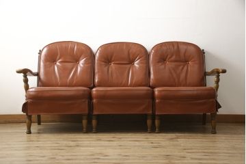 中古　美品　特注品　希少な本革　飛騨産業　キツツキ　穂高シリーズ　クラシカルな佇まいが魅力的なレザー3人掛けソファ(三人掛け、3P、アームソファ)(R-059056)