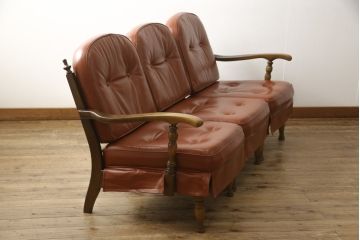 中古　美品　特注品　希少な本革　飛騨産業　キツツキ　穂高シリーズ　クラシカルな佇まいが魅力的なレザー3人掛けソファ(三人掛け、3P、アームソファ)(R-059056)