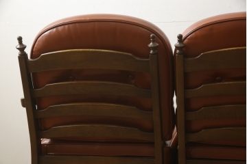 中古　美品　特注品　希少な本革　飛騨産業　キツツキ　穂高シリーズ　クラシカルな佇まいが魅力的なレザー3人掛けソファ(三人掛け、3P、アームソファ)(R-059056)