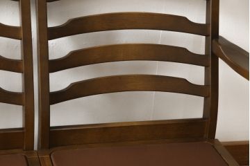 中古　美品　特注品　希少な本革　飛騨産業　キツツキ　穂高シリーズ　クラシカルな佇まいが魅力的なレザー3人掛けソファ(三人掛け、3P、アームソファ)(R-059056)