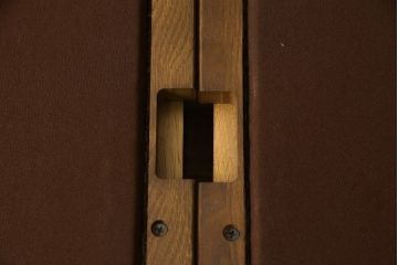 中古　美品　特注品　希少な本革　飛騨産業　キツツキ　穂高シリーズ　クラシカルな佇まいが魅力的なレザー3人掛けソファ(三人掛け、3P、アームソファ)(R-059056)