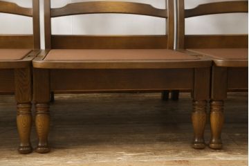 中古　美品　特注品　希少な本革　飛騨産業　キツツキ　穂高シリーズ　クラシカルな佇まいが魅力的なレザー3人掛けソファ(三人掛け、3P、アームソファ)(R-059056)
